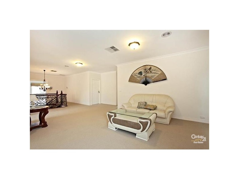 26 Strathalbyn Street, Kew East VIC 3102