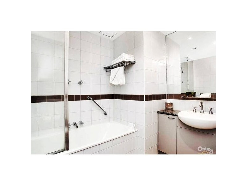 2012/222 Russell Street, Melbourne VIC 3000