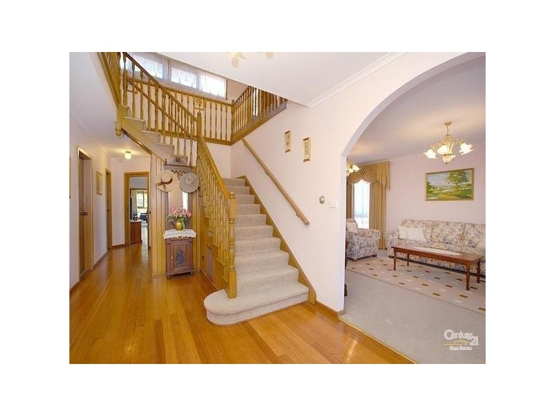 11 Karnak Court, Glen Waverley VIC 3150