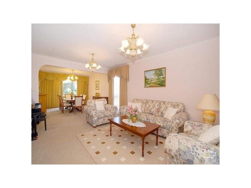 11 Karnak Court, Glen Waverley VIC 3150