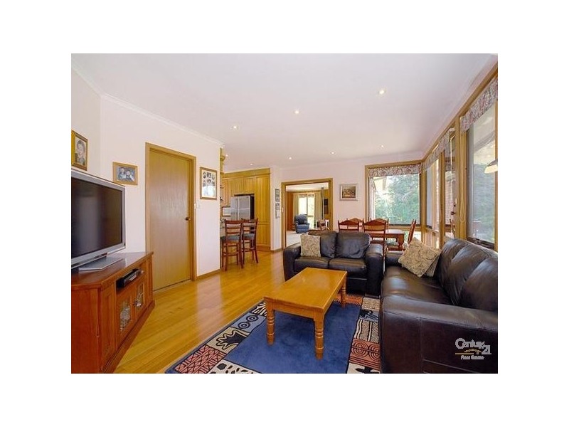 11 Karnak Court, Glen Waverley VIC 3150