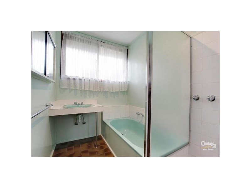 17 Tamala Avenue, Notting Hill VIC 3168