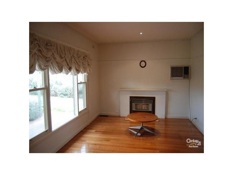 19 Farleigh Ave, Burwood VIC 3125