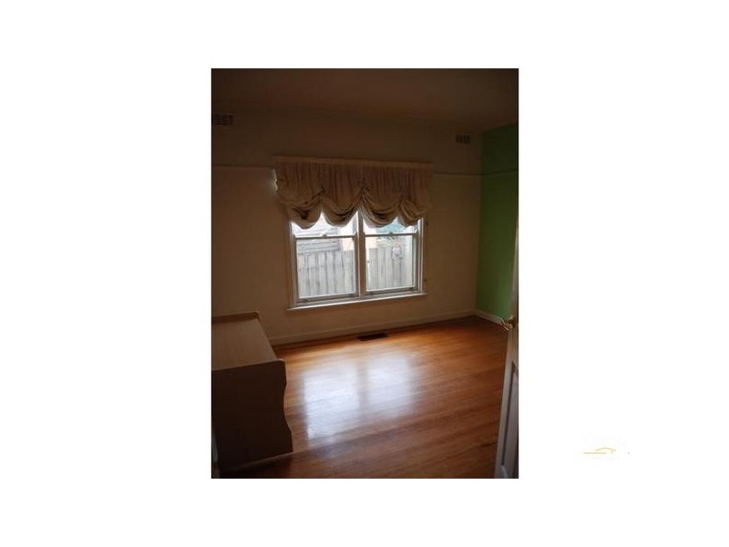 19 Farleigh Ave, Burwood VIC 3125