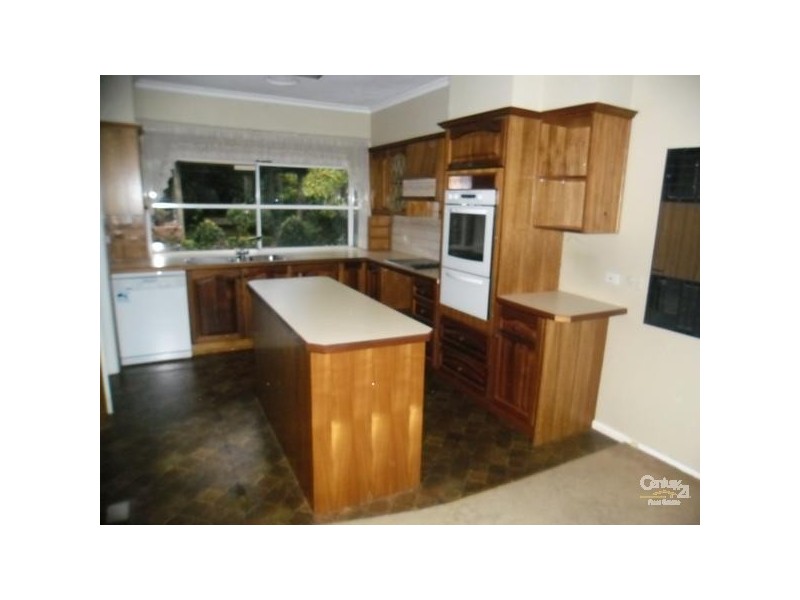 16 Tracey Street, Doncaster East VIC 3109