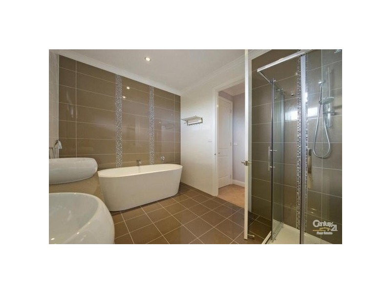 2/3 IRVING STREET, Mount Waverley VIC 3149