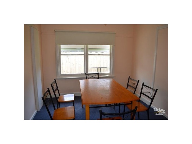 19 Clenbrae Ave, Burwood VIC 3125