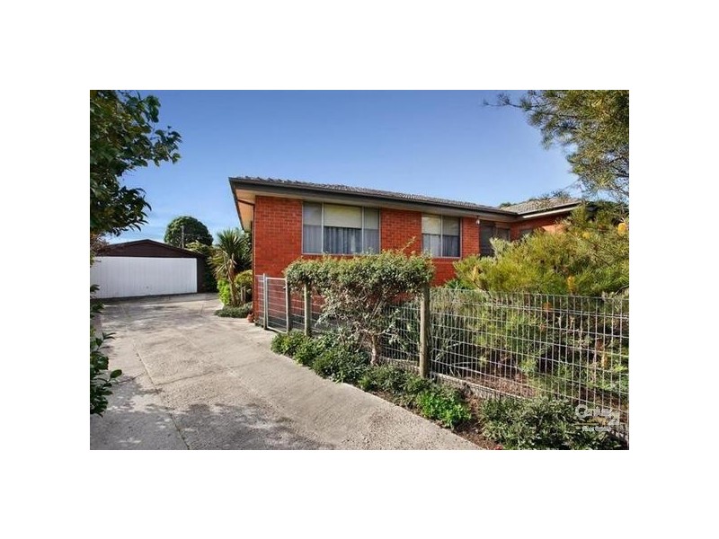 17 Tamala Avenue, Notting Hill VIC 3168