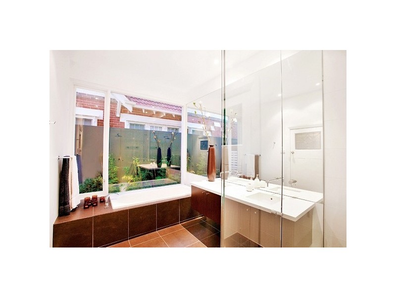 378 BARKLY STREET, Elwood VIC 3184