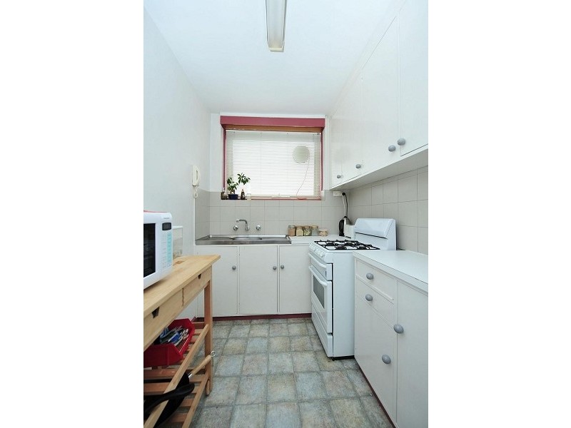 13/82 Westbury Street, St Kilda East VIC 3183