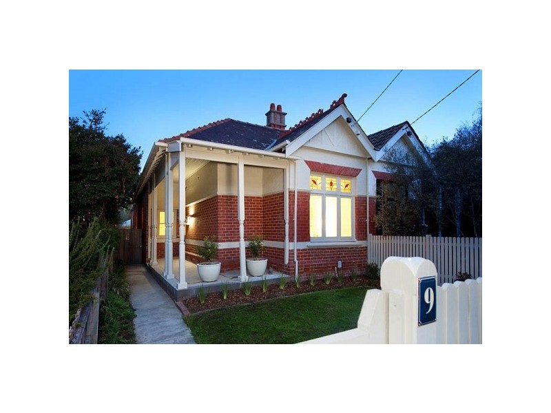 9 Avoca Avenue, Elwood VIC 3184