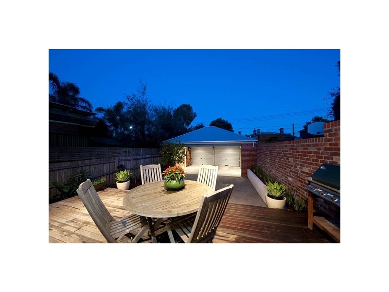 9 Avoca Avenue, Elwood VIC 3184