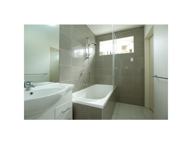 1/3 Derby Parade, Caulfield North VIC 3161