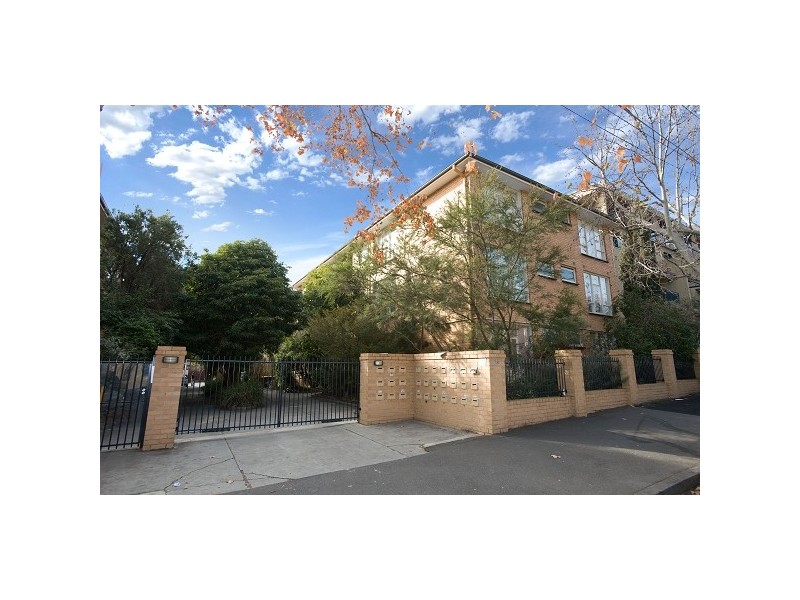 29/10 Acland Street, St Kilda VIC 3182