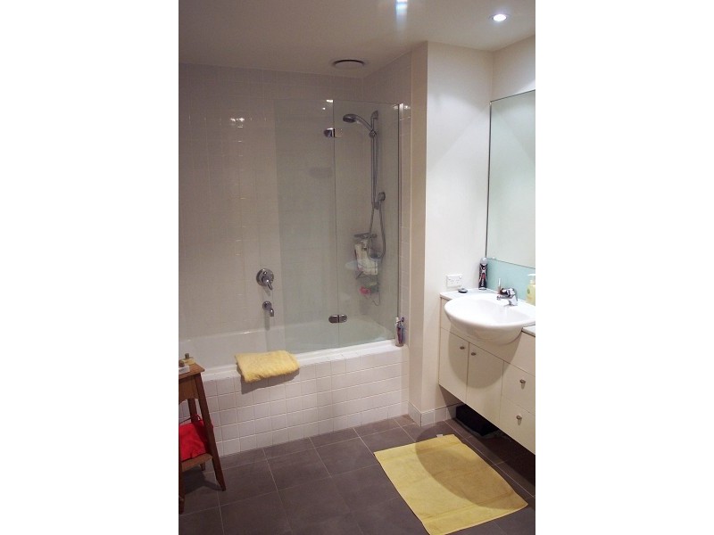 2/219 Alma Road, St Kilda East VIC 3183