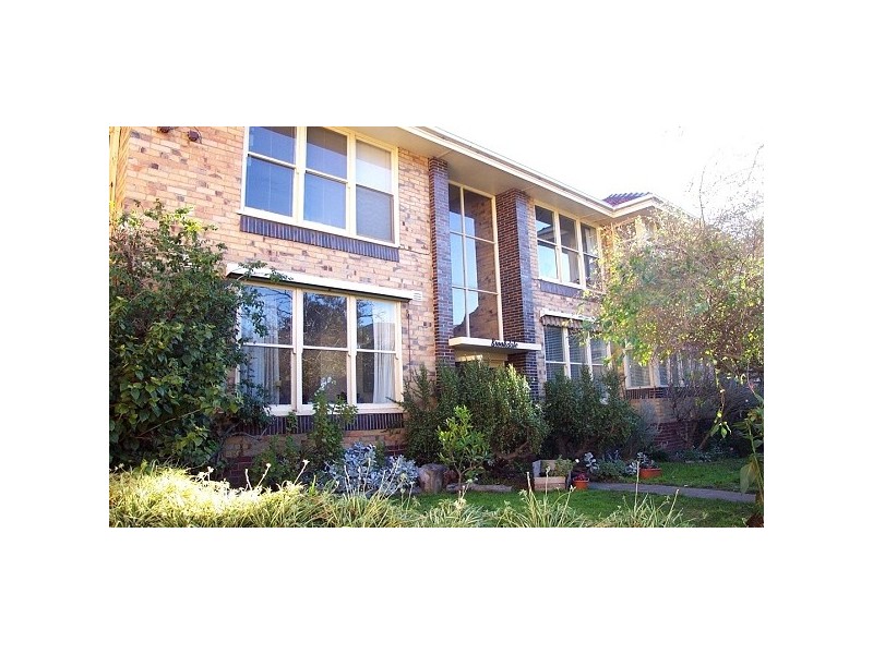 2/7 Woonsocket Court, St Kilda VIC 3182