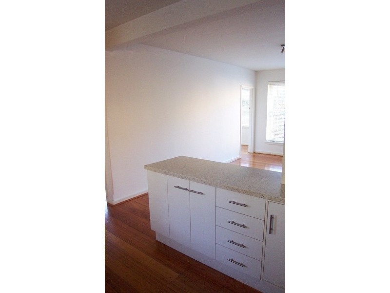 2/7 Woonsocket Court, St Kilda VIC 3182