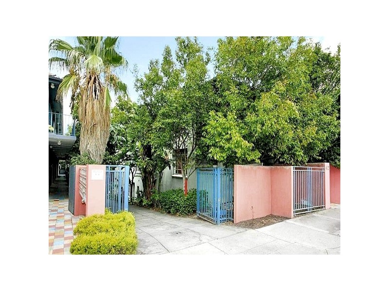 2/42 Waterloo Crescent, St Kilda VIC 3182