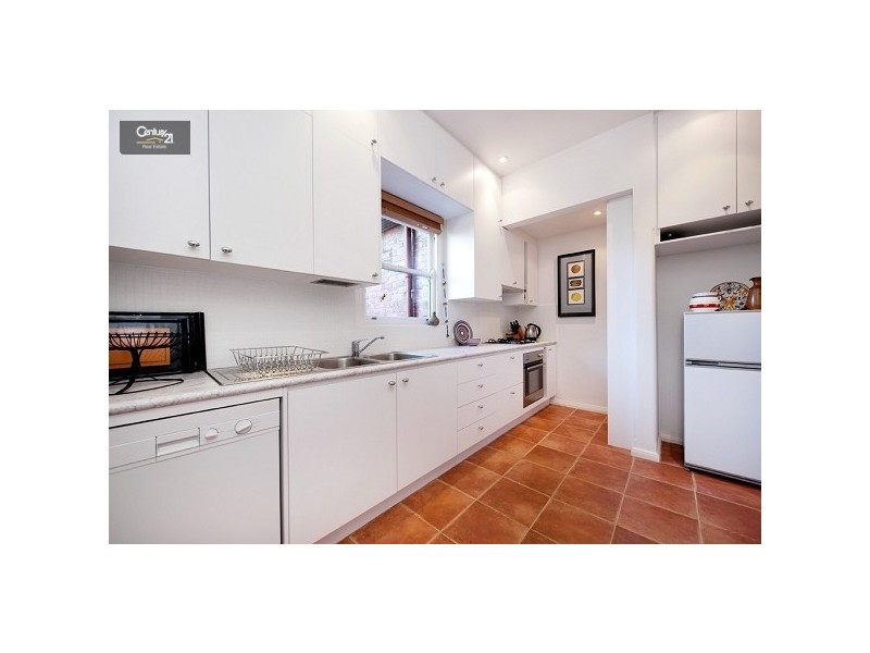 2/10 Melby Avenue, St Kilda East VIC 3183