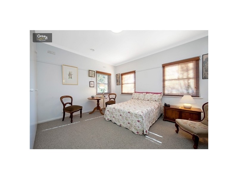 2/10 Melby Avenue, St Kilda East VIC 3183