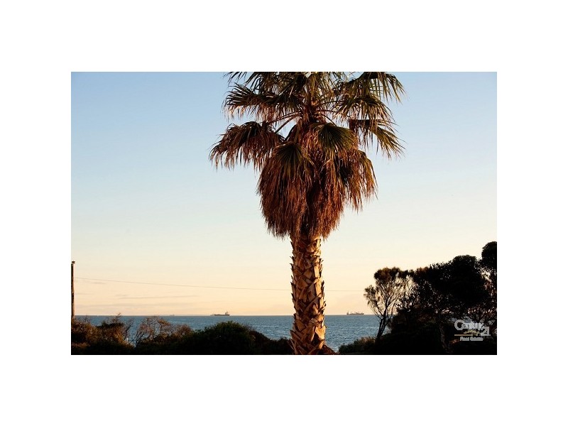 2/21 Ormond Esplanade, Elwood VIC 3184