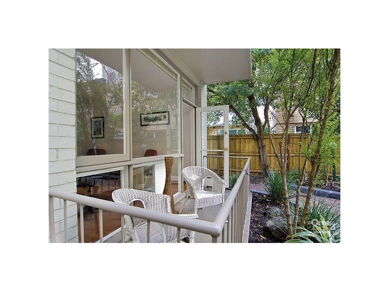 8/119 Brighton Road, Elwood VIC 3184