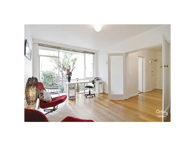 8/119 Brighton Road, Elwood VIC 3184