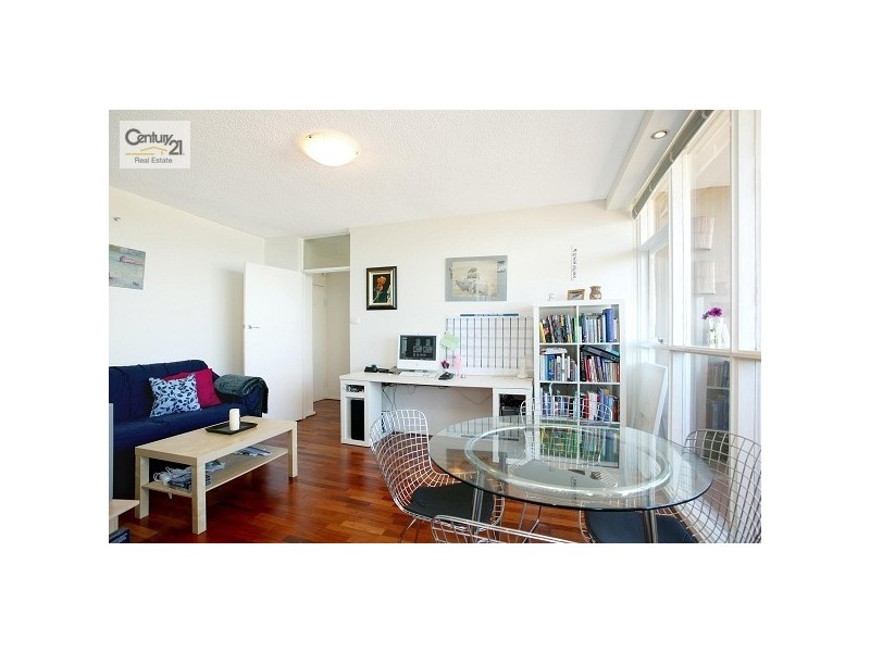 5C/12 Marine Parade, St Kilda VIC 3182