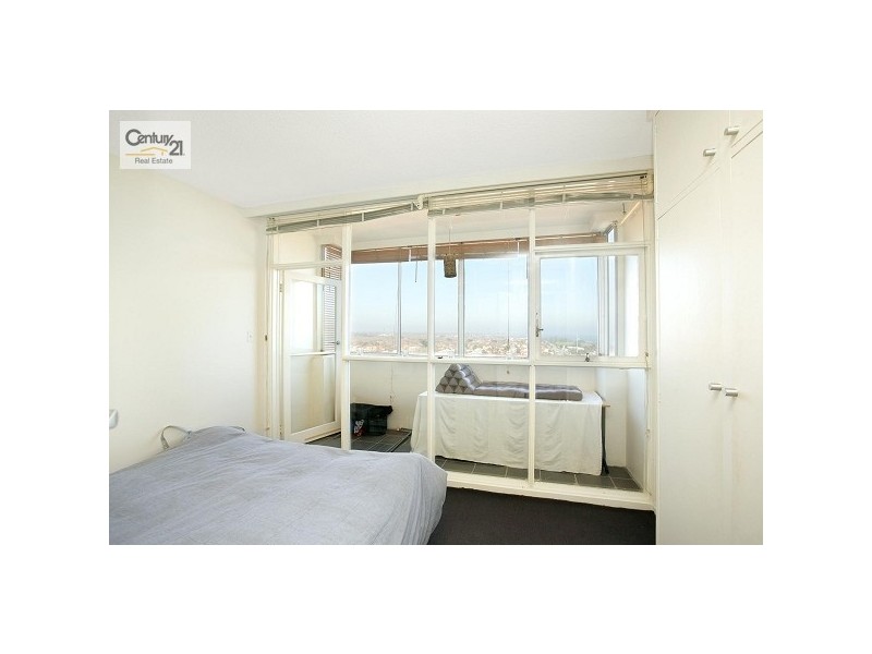 5C/12 Marine Parade, St Kilda VIC 3182