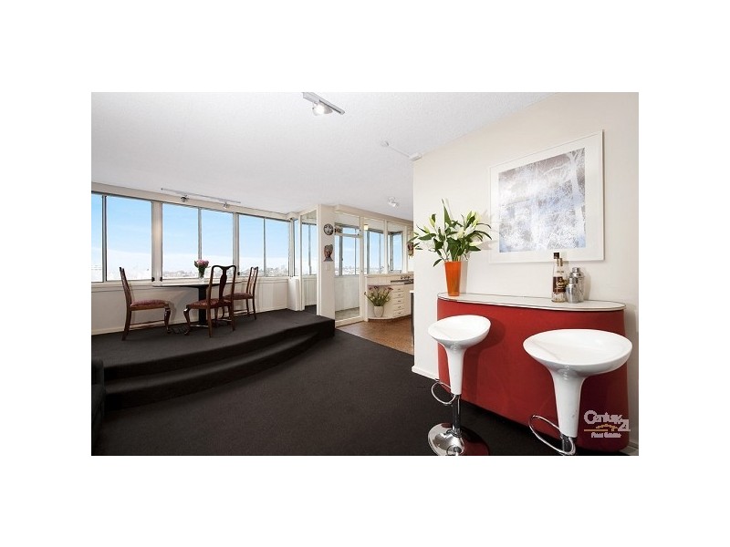 8F/12 Marine Parade, St Kilda VIC 3182