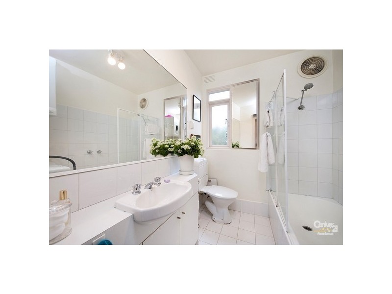 6/4 Hartpury Avenue, Elwood VIC 3184