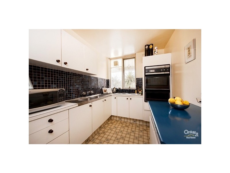 2/13-15 Spenser Street, St Kilda VIC 3182