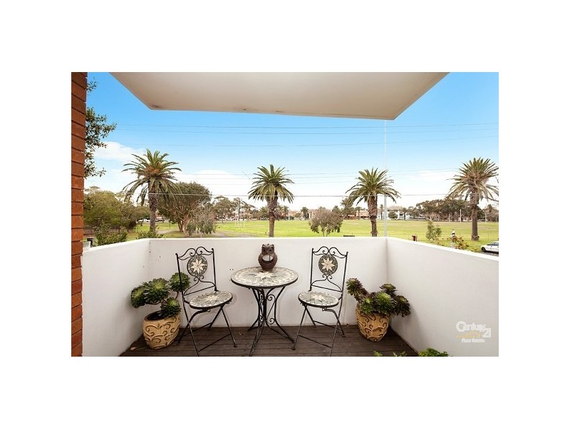 2/13-15 Spenser Street, St Kilda VIC 3182