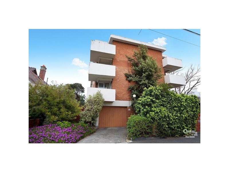2/13-15 Spenser Street, St Kilda VIC 3182