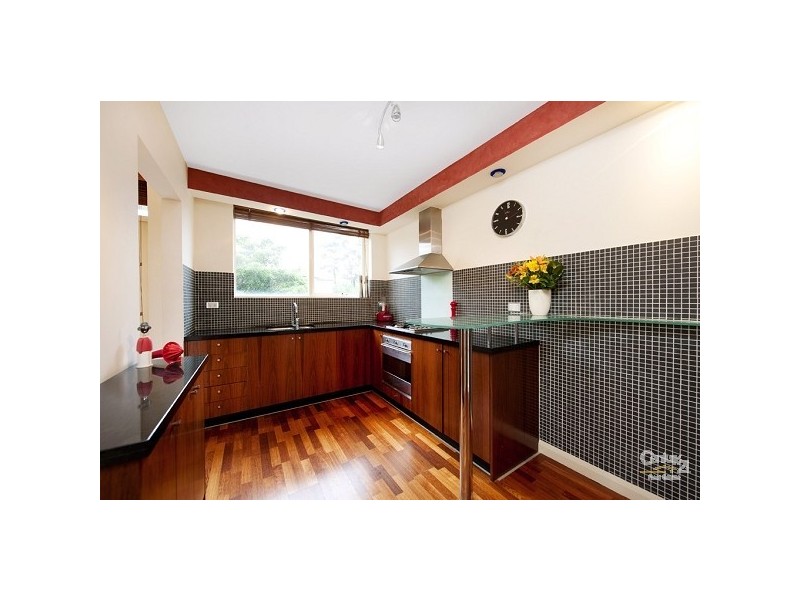 10/8 Robe Street, St Kilda VIC 3182