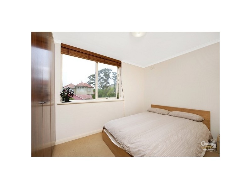 10/8 Robe Street, St Kilda VIC 3182