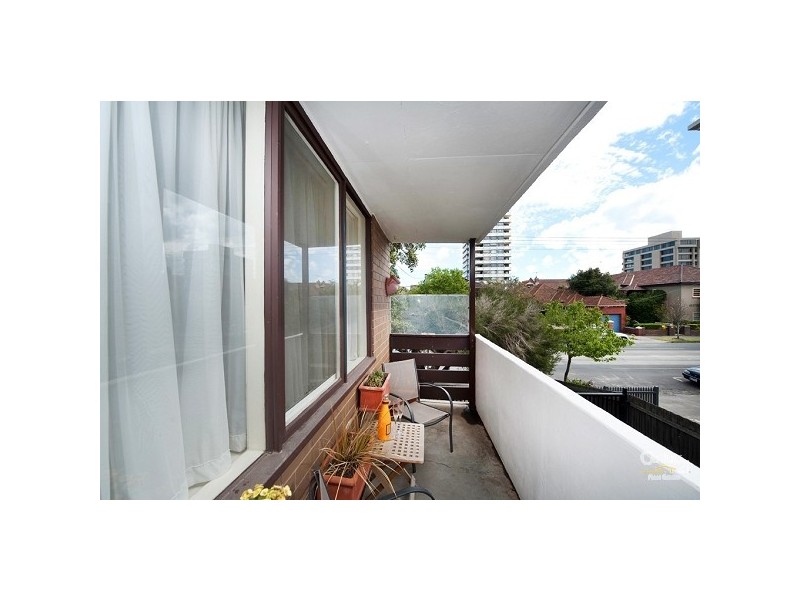 12/82 Park Street, St Kilda West VIC 3182