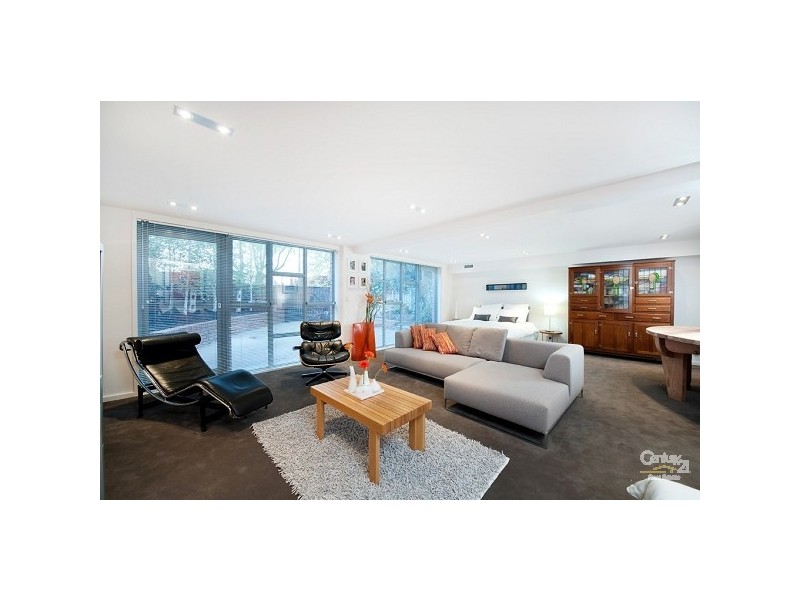 14 Burns Street, Elwood VIC 3184