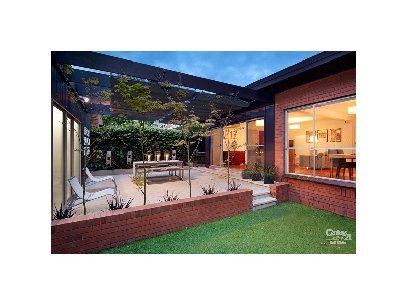 14 Burns Street, Elwood VIC 3184