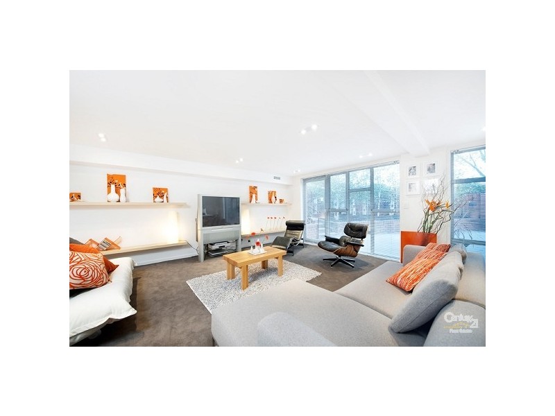 14 Burns Street, Elwood VIC 3184