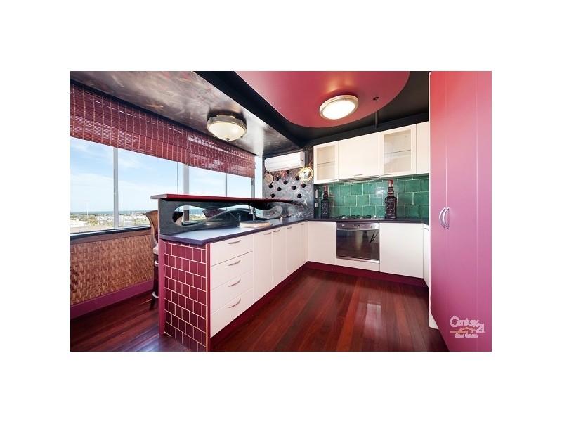 5C/12 Marine Parade, St Kilda VIC 3182