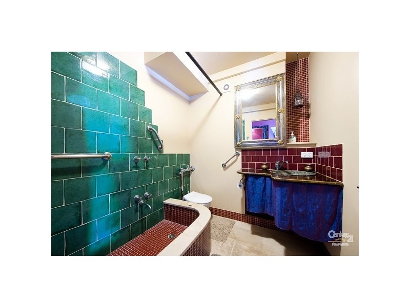 5C/12 Marine Parade, St Kilda VIC 3182