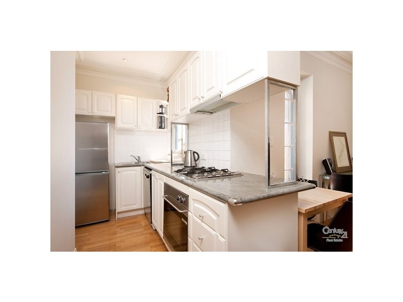 4/2 Emilton Avenue, St Kilda VIC 3182