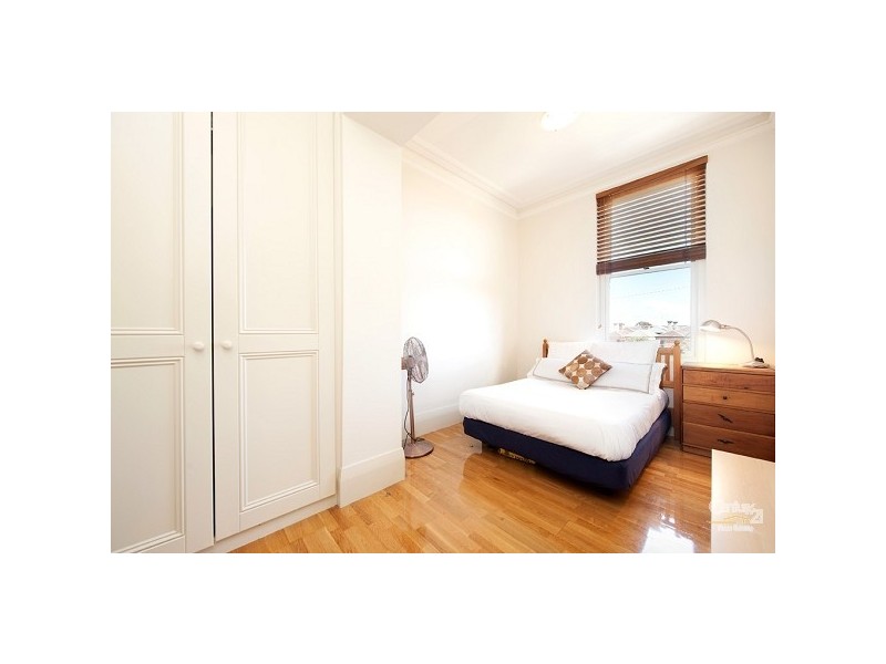 4/2 Emilton Avenue, St Kilda VIC 3182