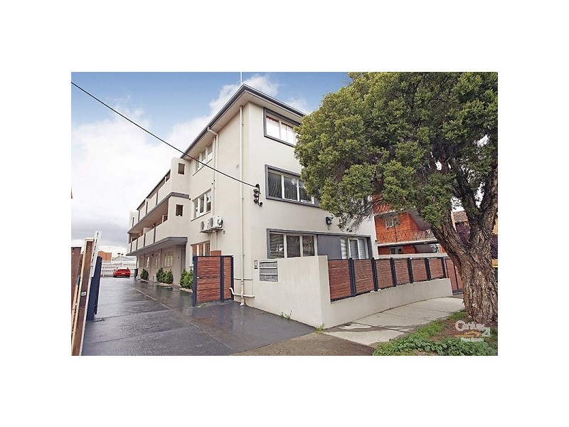 1/8 Marriott Street, St Kilda VIC 3182