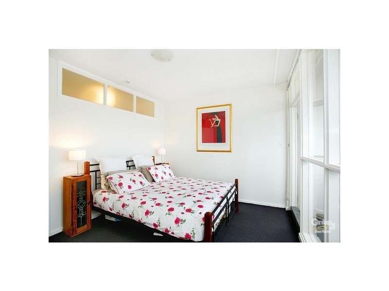 12E/12 Marine Parade, St Kilda VIC 3182