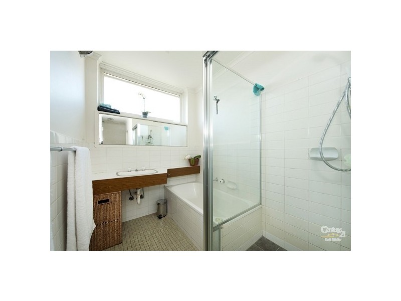 12/8 Robe Street, St Kilda VIC 3182