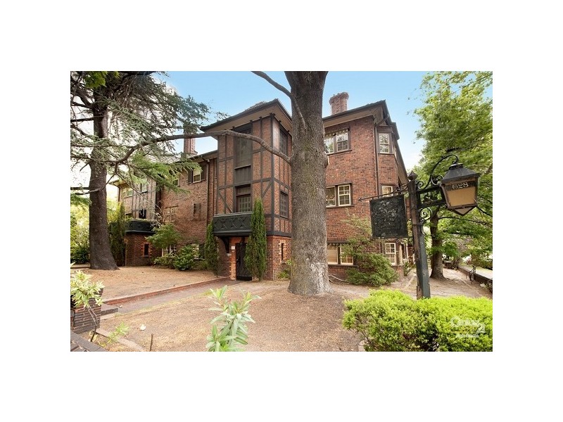 10/628 St Kilda Road, Melbourne VIC 3000