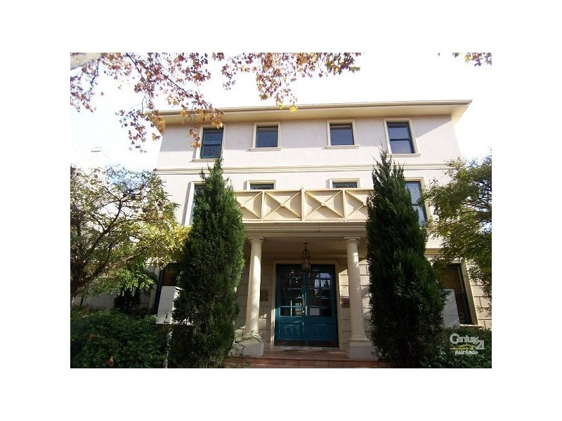 4/15 Acland Street, St Kilda VIC 3182