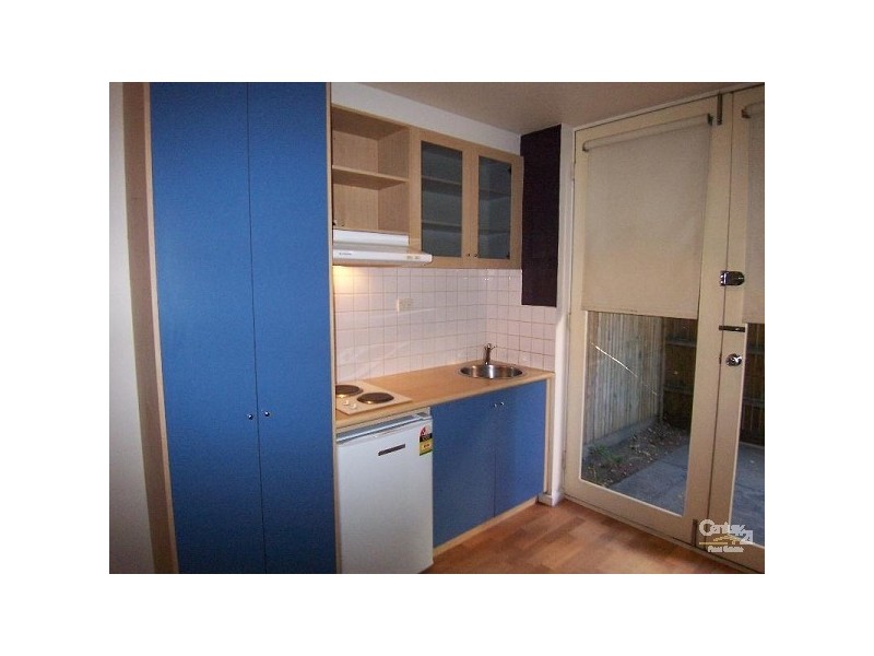 4/15 Acland Street, St Kilda VIC 3182